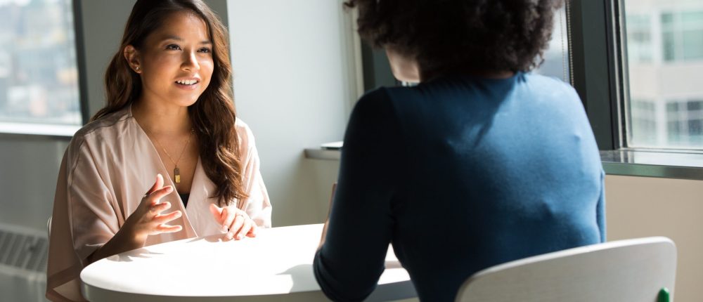 5 BONS RÉFLEXES À ADOPTER EN ENTREVUE